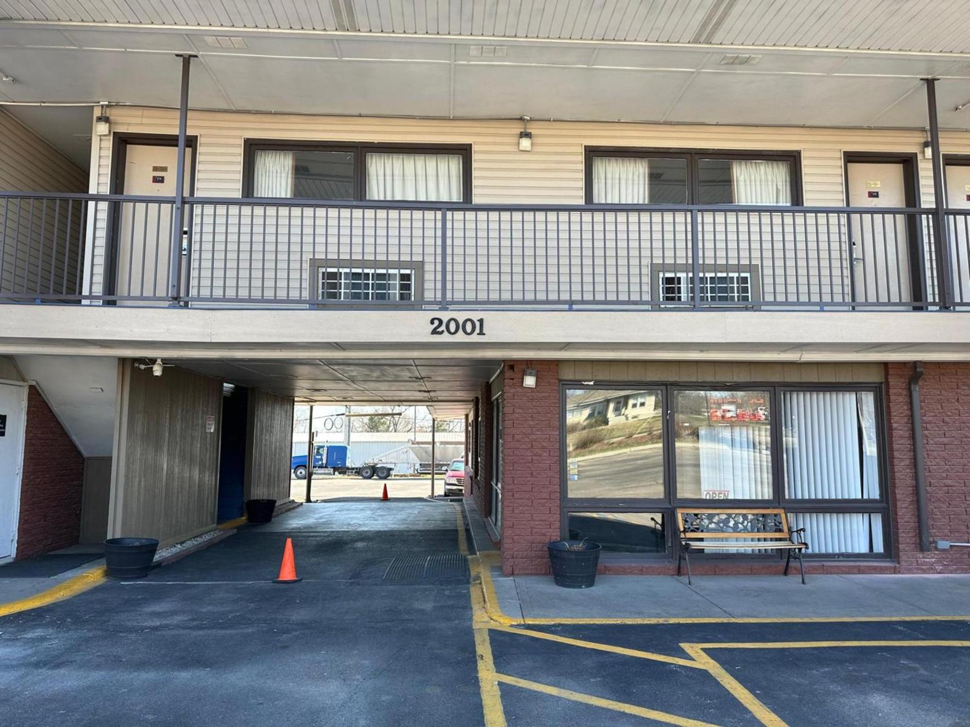 Stay Inn By Oyo Near I 80 Lincoln West Bagian luar foto
