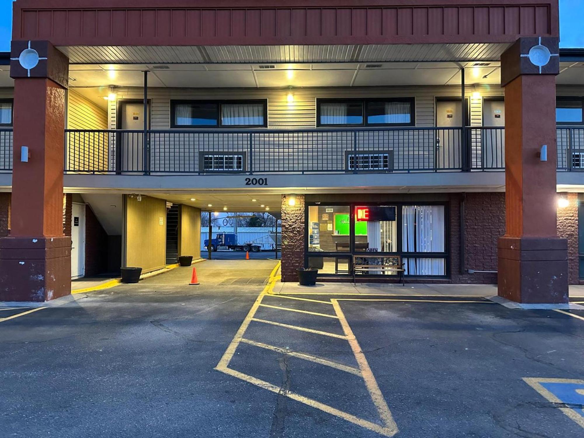 Stay Inn By Oyo Near I 80 Lincoln West Bagian luar foto